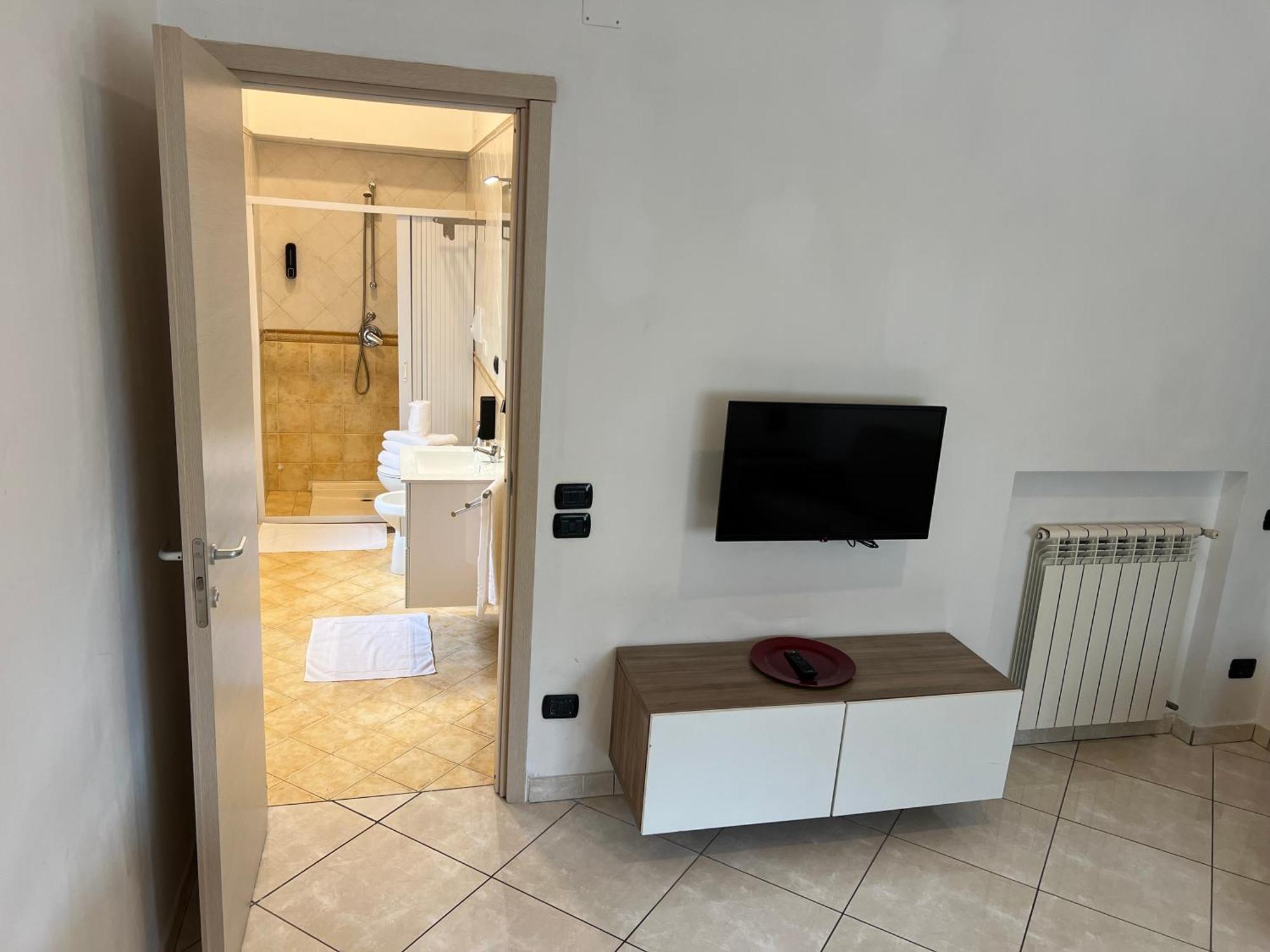 Tuanis Hotel Наполи Екстериор снимка